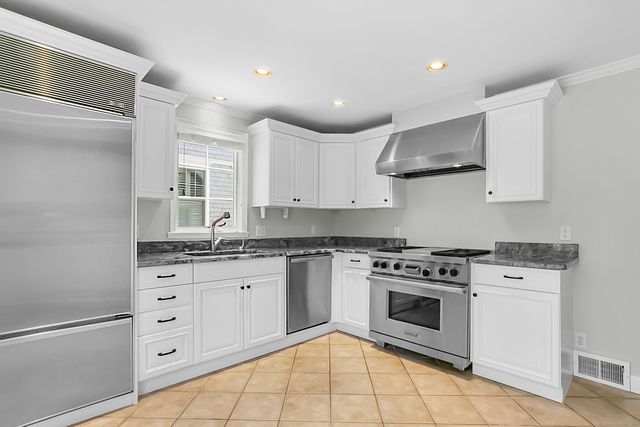 303 Lalley Boulevard, Fairfield, CT 06824