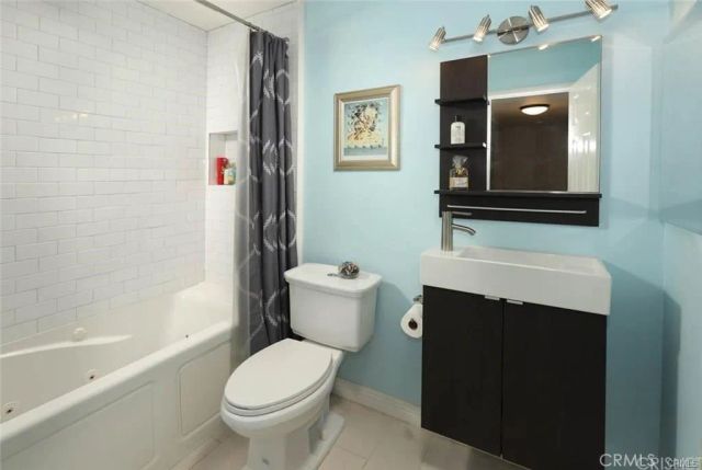 18640 Collins Street 116, Tarzana, CA 91356