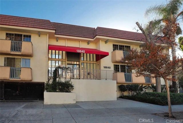 18640 Collins Street 116, Tarzana, CA 91356
