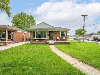 15351 Richmond Street, Southgate, MI 48195