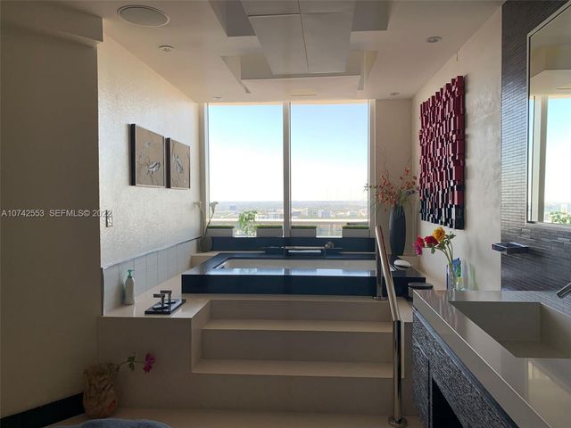 3802 NE 207th Street 2802, Aventura, FL 33180