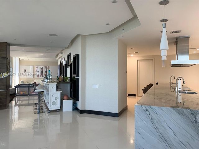 3802 NE 207th Street 2802, Aventura, FL 33180
