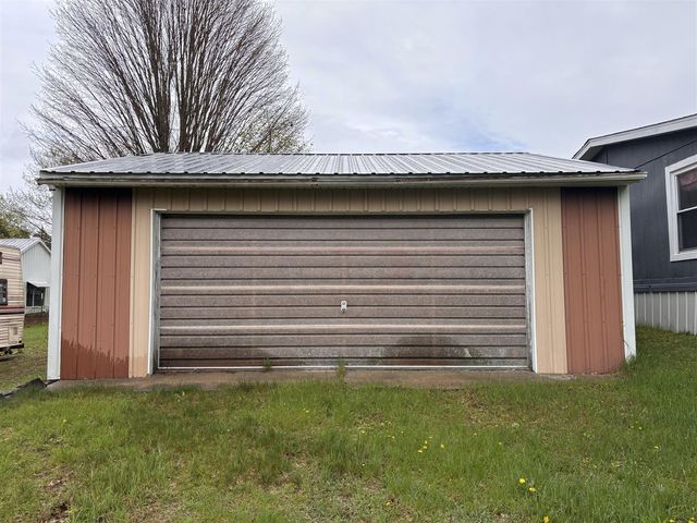 208 Clark Street, Lakeview, MI 48850