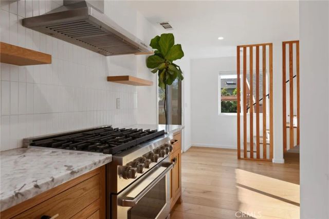 411 Ulysses Street, Los Angeles, CA 90065