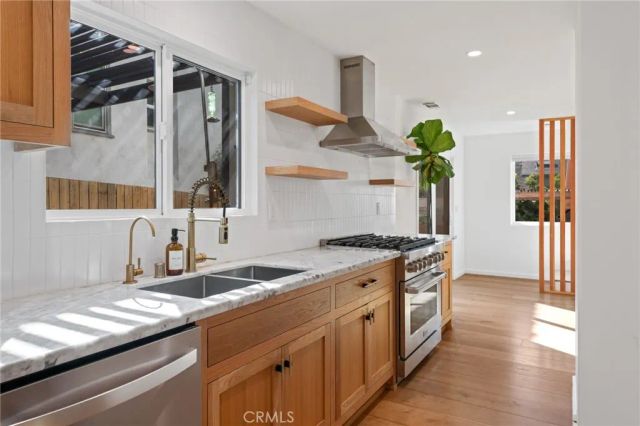 411 Ulysses Street, Los Angeles, CA 90065