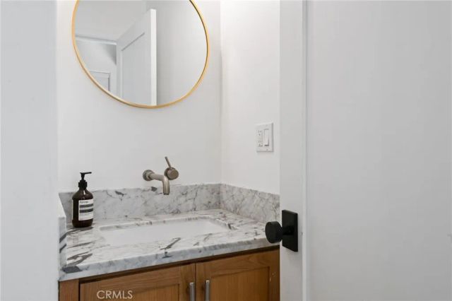 411 Ulysses Street, Los Angeles, CA 90065