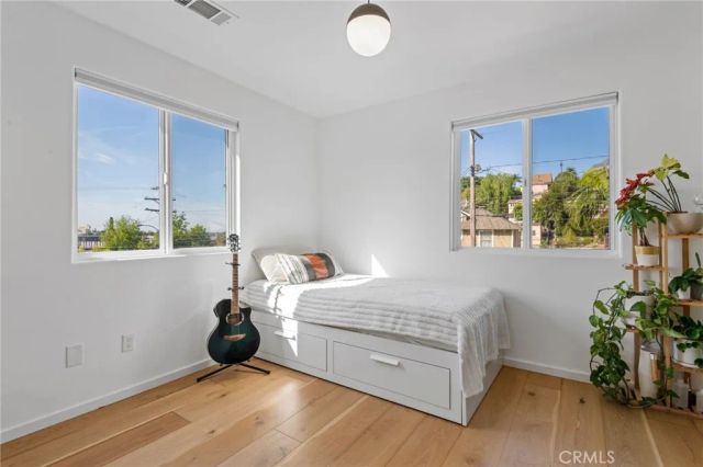 411 Ulysses Street, Los Angeles, CA 90065