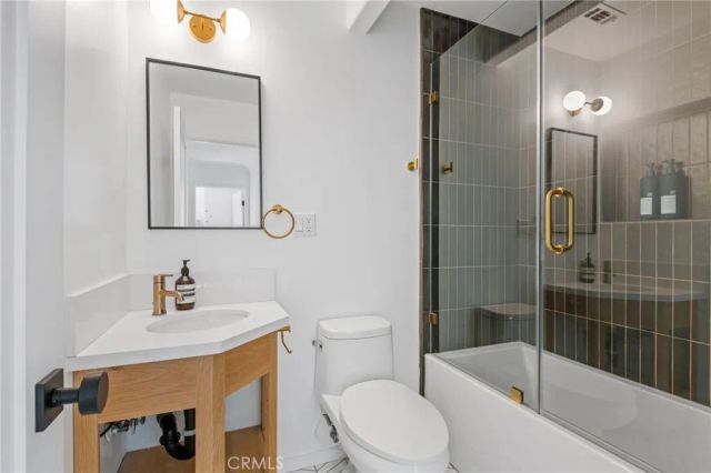 411 Ulysses Street, Los Angeles, CA 90065