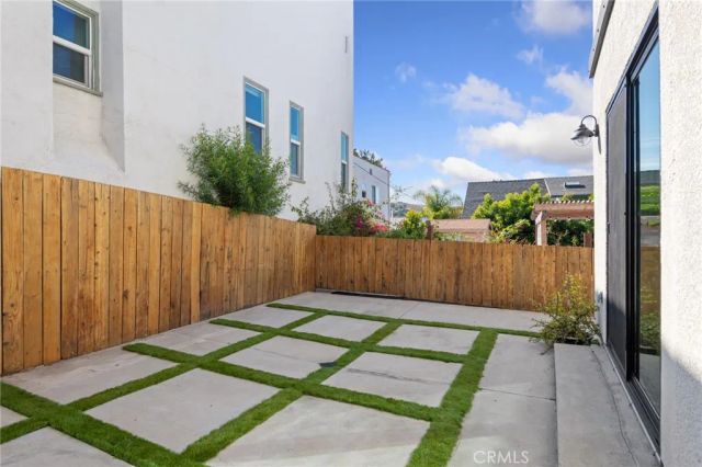 411 Ulysses Street, Los Angeles, CA 90065