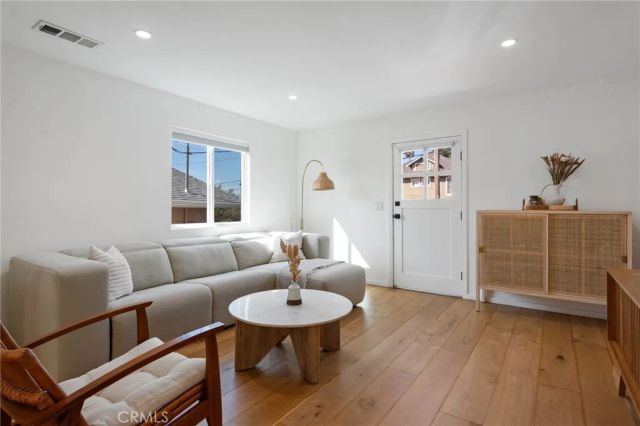 411 Ulysses Street, Los Angeles, CA 90065