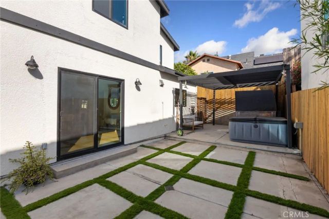411 Ulysses Street, Los Angeles, CA 90065