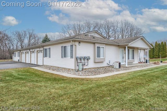 9443 Forestview Circle, Grand Blanc, MI 48439