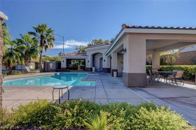 10369 Bent Willow Avenue, Las Vegas, NV 89129