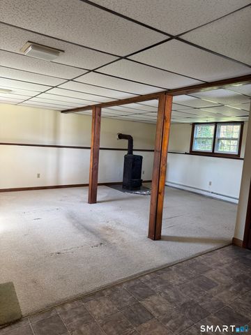 21 Weir Street, Branford, CT 06405