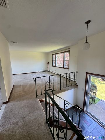 21 Weir Street, Branford, CT 06405