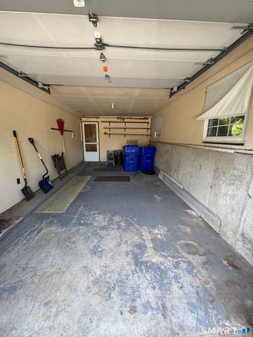 21 Weir Street, Branford, CT 06405