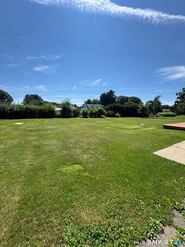 21 Weir Street, Branford, CT 06405
