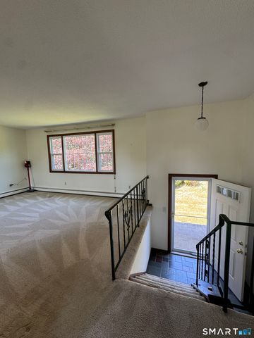 21 Weir Street, Branford, CT 06405