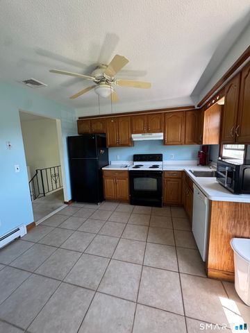 21 Weir Street, Branford, CT 06405