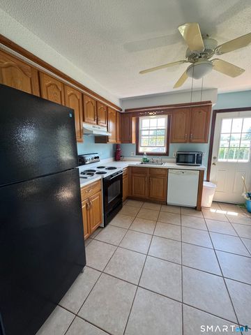 21 Weir Street, Branford, CT 06405