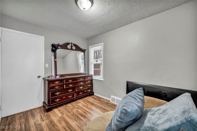 14 Ennis Avenue, Bedford, OH 44146