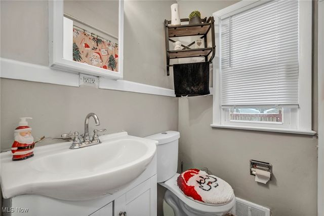 14 Ennis Avenue, Bedford, OH 44146