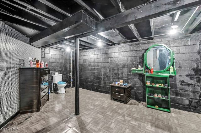 14 Ennis Avenue, Bedford, OH 44146