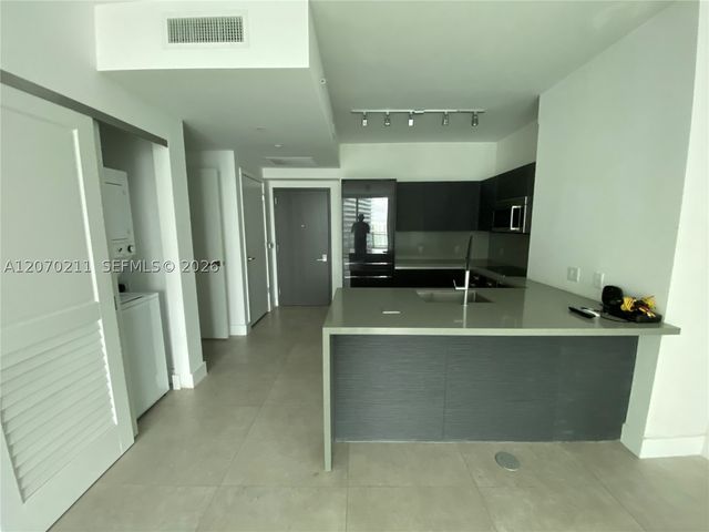 1080 Brickell Ave 2505, Miami, FL 33131