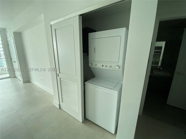1080 Brickell Ave 2505, Miami, FL 33131