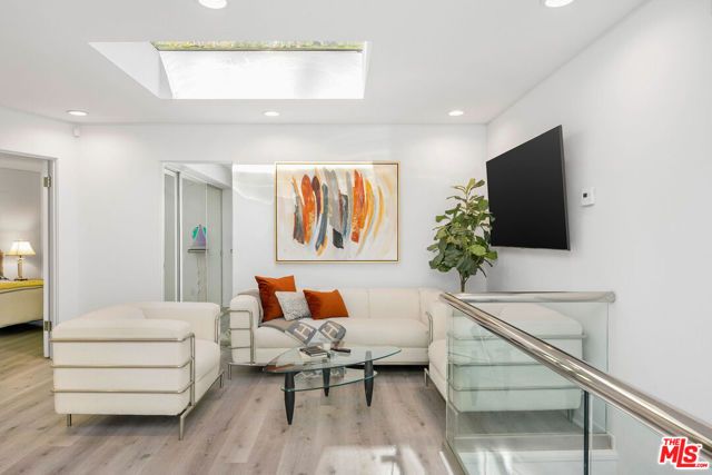 1166 San Ysidro Drive, Beverly Hills, CA 90210