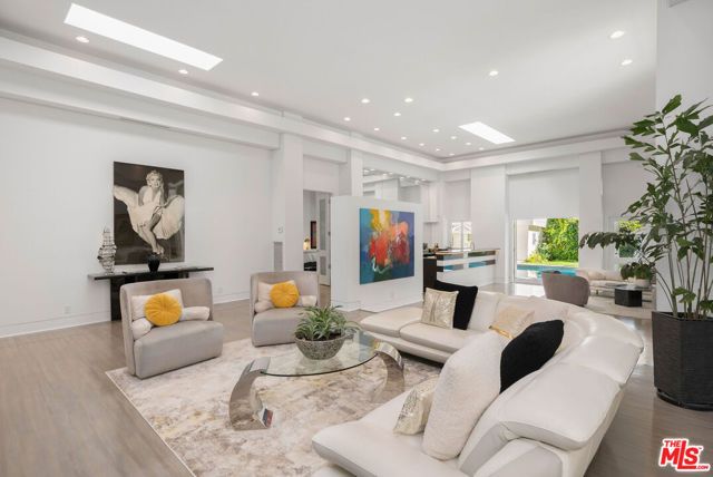 1166 San Ysidro Drive, Beverly Hills, CA 90210