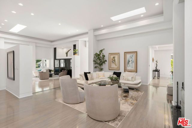 1166 San Ysidro Drive, Beverly Hills, CA 90210