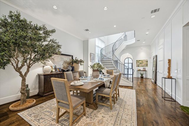 2501 Yupon Street, Houston, TX 77006