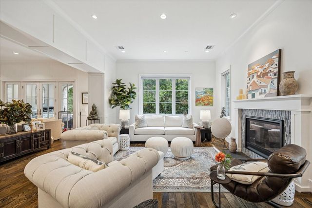 2501 Yupon Street, Houston, TX 77006