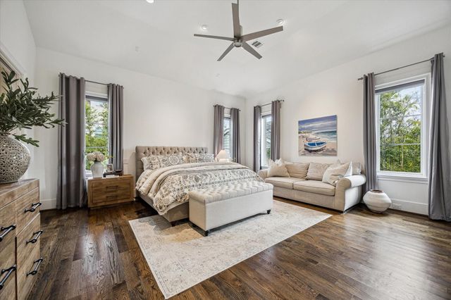 2501 Yupon Street, Houston, TX 77006