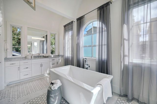 2501 Yupon Street, Houston, TX 77006