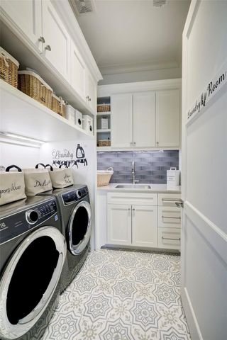 2501 Yupon Street, Houston, TX 77006