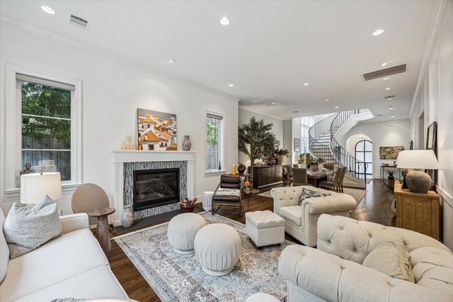 2501 Yupon Street, Houston, TX 77006