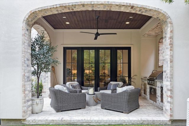 2501 Yupon Street, Houston, TX 77006