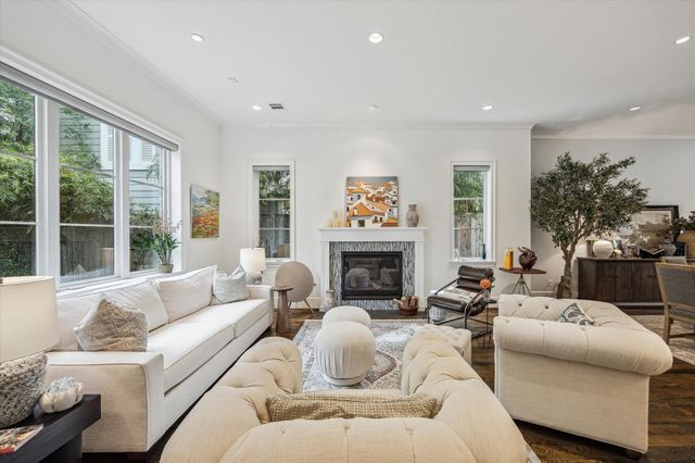 2501 Yupon Street, Houston, TX 77006