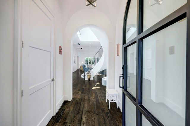 2501 Yupon Street, Houston, TX 77006