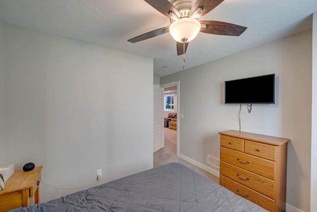 323 Marie Avenue, Norwalk, IA 50211