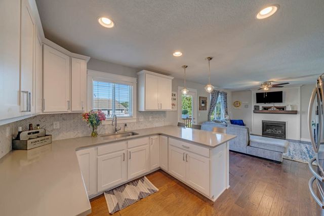 323 Marie Avenue, Norwalk, IA 50211