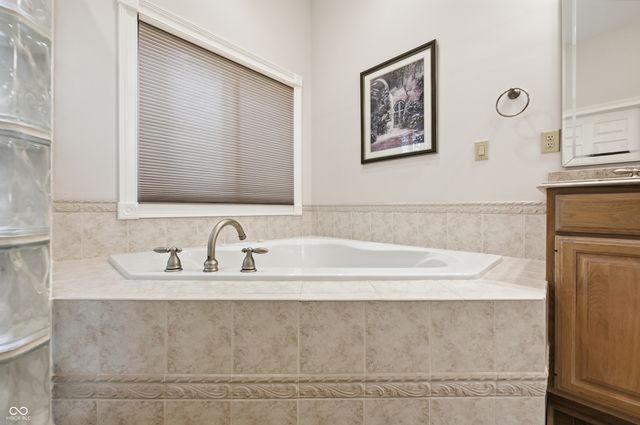 1325 E Jessup Way, Mooresville, IN 46158