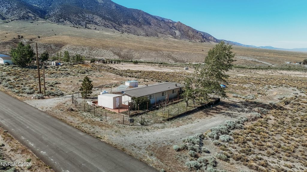 Image 5 of property listing at 8 Buckhorn Court, Kingston, NV 89310