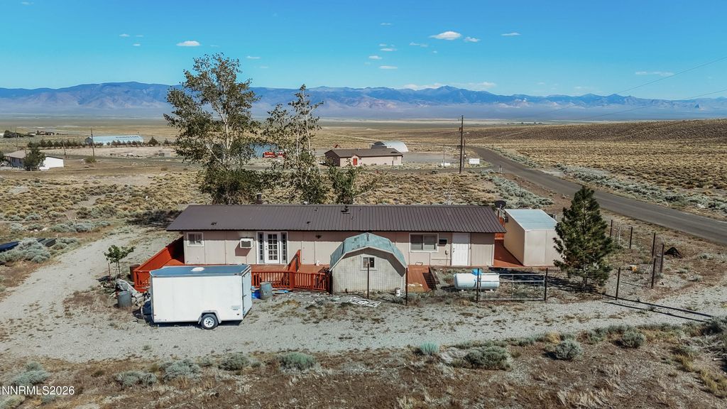 Image 6 of property listing at 8 Buckhorn Court, Kingston, NV 89310