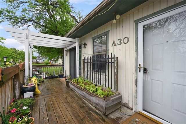 30 A Street, Lake Lotawana, MO 64086