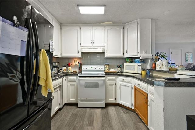 30 A Street, Lake Lotawana, MO 64086