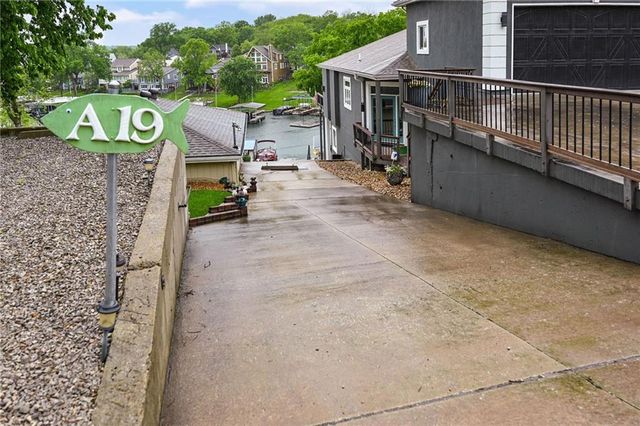30 A Street, Lake Lotawana, MO 64086