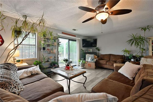 30 A Street, Lake Lotawana, MO 64086